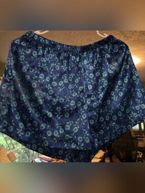 Vintage Blue Floral Elastic-Waist Women’s shorts